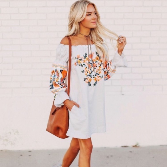 CatPurry's tweet photo. So good I had to share! Check out all the items I'm loving on @Poshmarkapp #poshmark #fashion #style #shopmycloset #jjill #freepeople #stopstaring: https://t.co/x37U6VG4cC https://t.co/HyMUA2i2xP