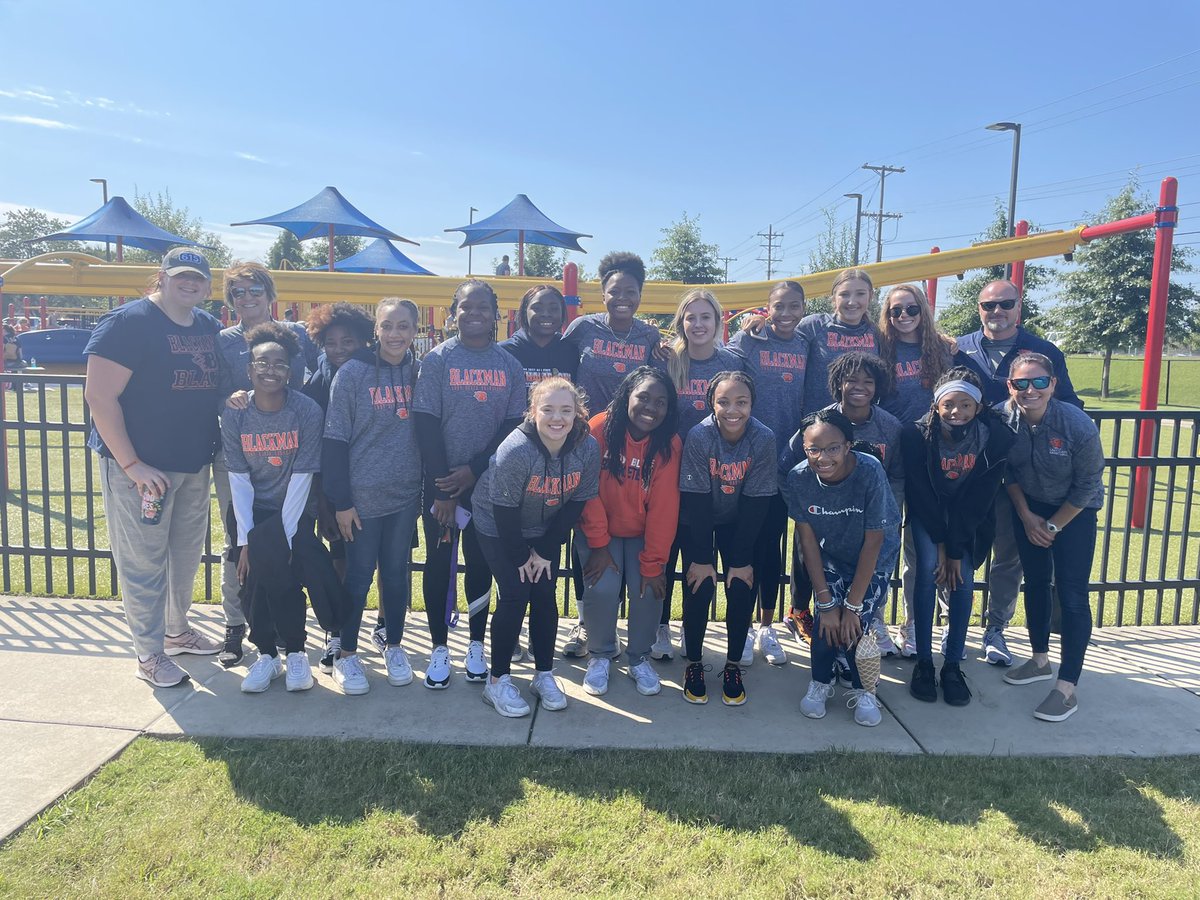 LadyBlazeHoops's tweet photo. Come see us tomorrow @ Meet the Blaze @ 6 PM @ BHS!!!!!!!! Pizza 4 sale! BHS gear on sale!!! #BeThere 🧡🧡🧡 #GoLadyBlaze https://t.co/JSXvO28dbD