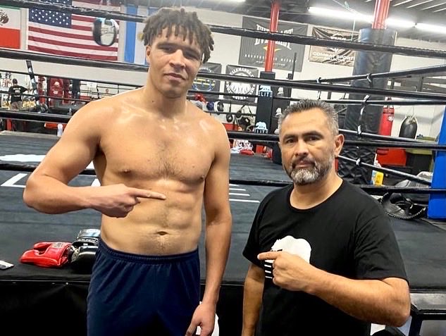 Mickey_Moo's tweet photo. ⁦@BamogoMichael⁩ settling in well in LA with ⁦@manny_boxing⁩, also on hand to welcome him was Prince Charles Marin and Bernardo Marquez. We are all really looking forward to developing his career. ⁦@Streetwisemgt⁩ ⁦@loudibella⁩ ⁦@DiBellaEnt⁩ https://t.co/PAJV2Hhkmb