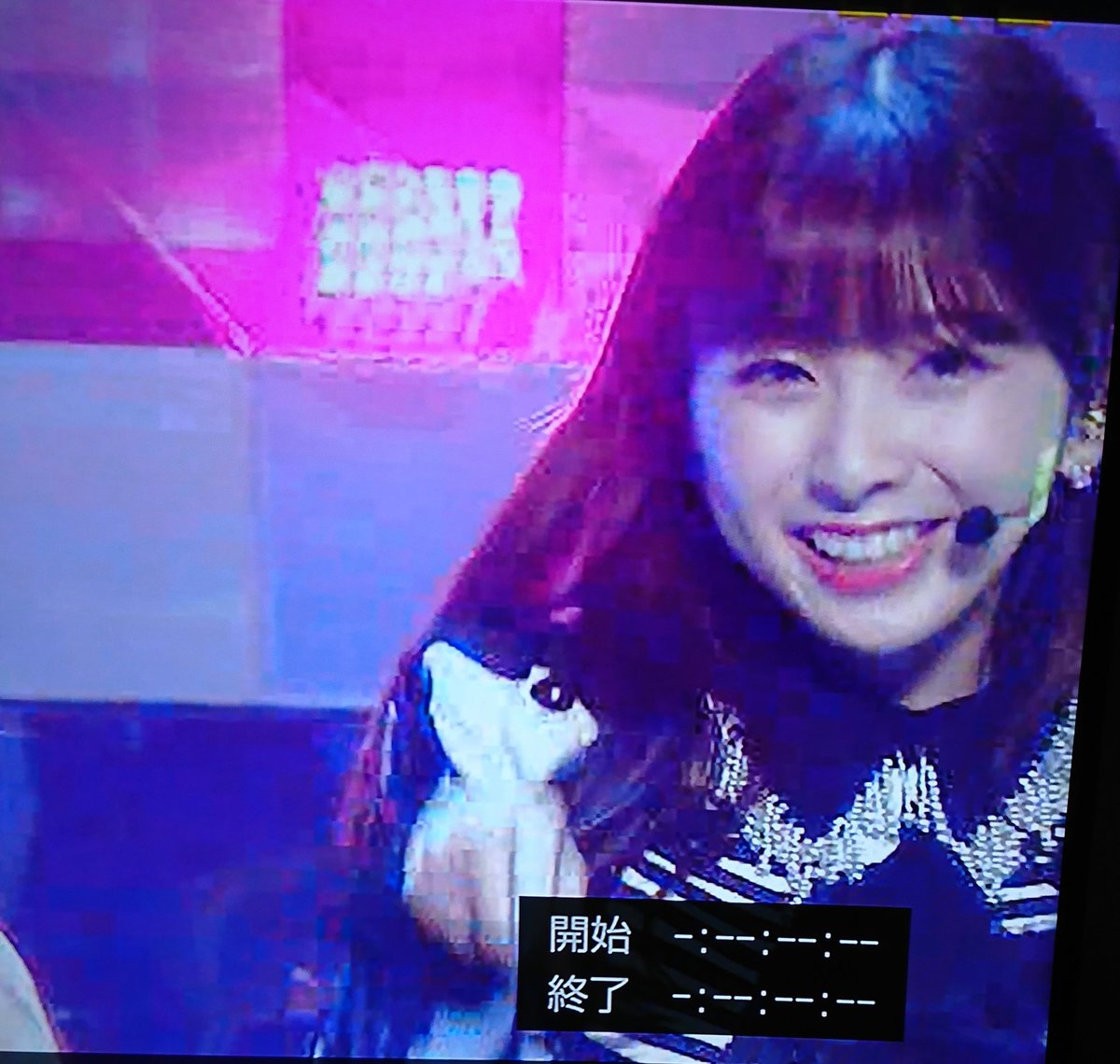 minotakewo_siru's tweet photo. ②私の #ベストアーティスト20周年 #Best_shot
可愛い #アヤカ ちゃんのウィンクの横で全力の笑顔の #ミイヒ ちゃん!!(*´∇`*)
#AYAKA #MIIHI #NiziU #U #Chopstick #BestArtist2021 https://t.co/bIh4RApFId