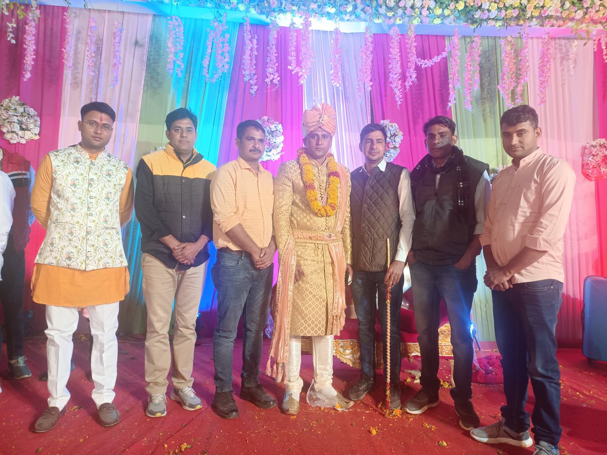Ashok bhai ki shadi me enjoy karte hue
