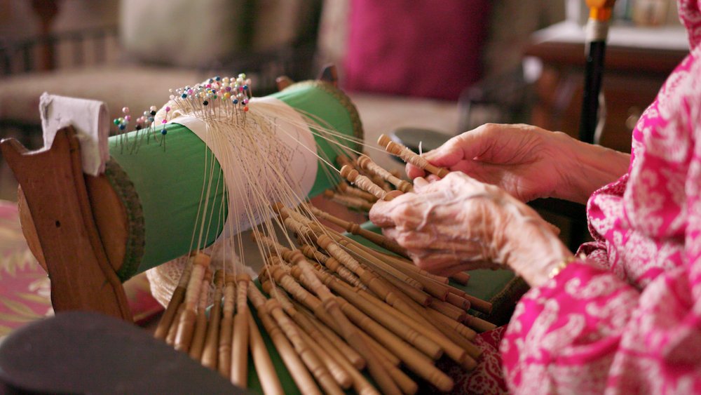 “There came a time when Moca was the town with the largest number of artisans. The town best known for mundillo. All the girls + women learned how to weave because it was a means of subsistence + women were the ones helping to put food on the table.” – Nellie Vera #NEAHeritage21