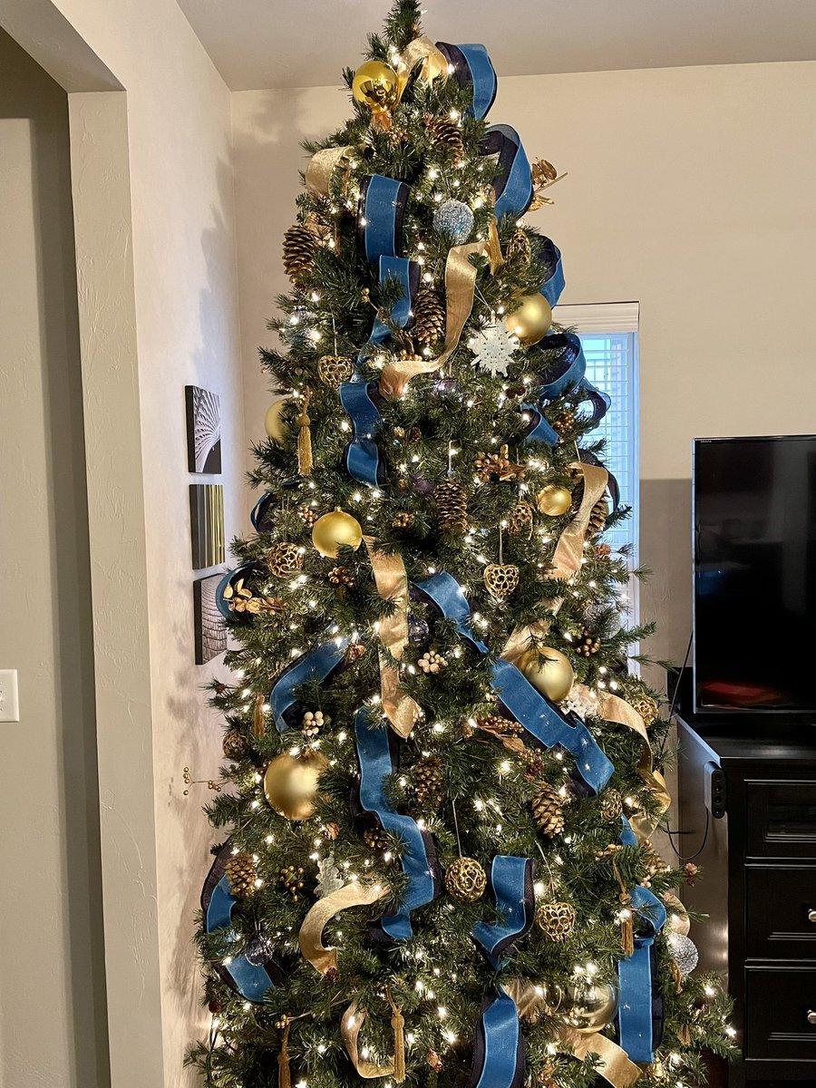 strellerhome's tweet photo. Decorating Christmas trees makes me happy.
❤️🎄❤️ https://t.co/S3N2nHrlxY