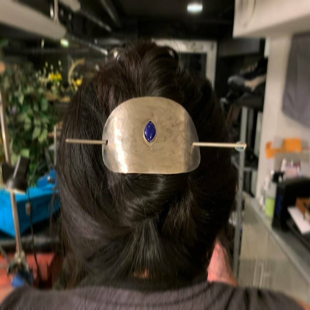 Silver hair pin with lapis lazuli.✨
She  worked two sessions and completed this in 1 day.Even she is a beginner quite Impressive!😃👍👍 #hairpin #silver #jewelrymaking #ayakanishijewelrydesignschool #eastvillage #handcraftedjewelry #DIY