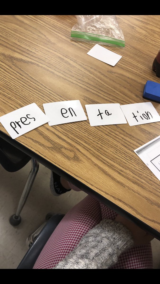 JenniferAGuerra's tweet photo. We pulled some tricky multisyllabic words out of our text and used syllaboards to help us decode these difficult words. @bearbranchelem https://t.co/XrraKuZyi1