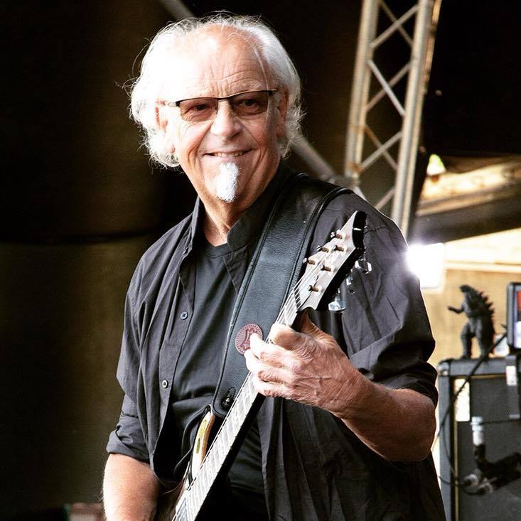 Happy Birthday Martin Barre, guitarist of Jethro Tull fame, born in 1946. 