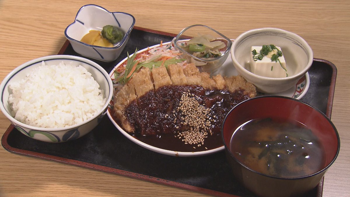 今週の アゲアゲめし は 金曜日の夜は旨い飯を食べて週末をアゲていこう 今回のテーマは カツ 焼き飯と合体した 21 11 18 那覇市 本島南部のテレビ ラジオ放送 Otv沖縄テレビ放送 Tv ニュース 美らタウン沖縄 沖縄の観光 地域情報ポータルサイト