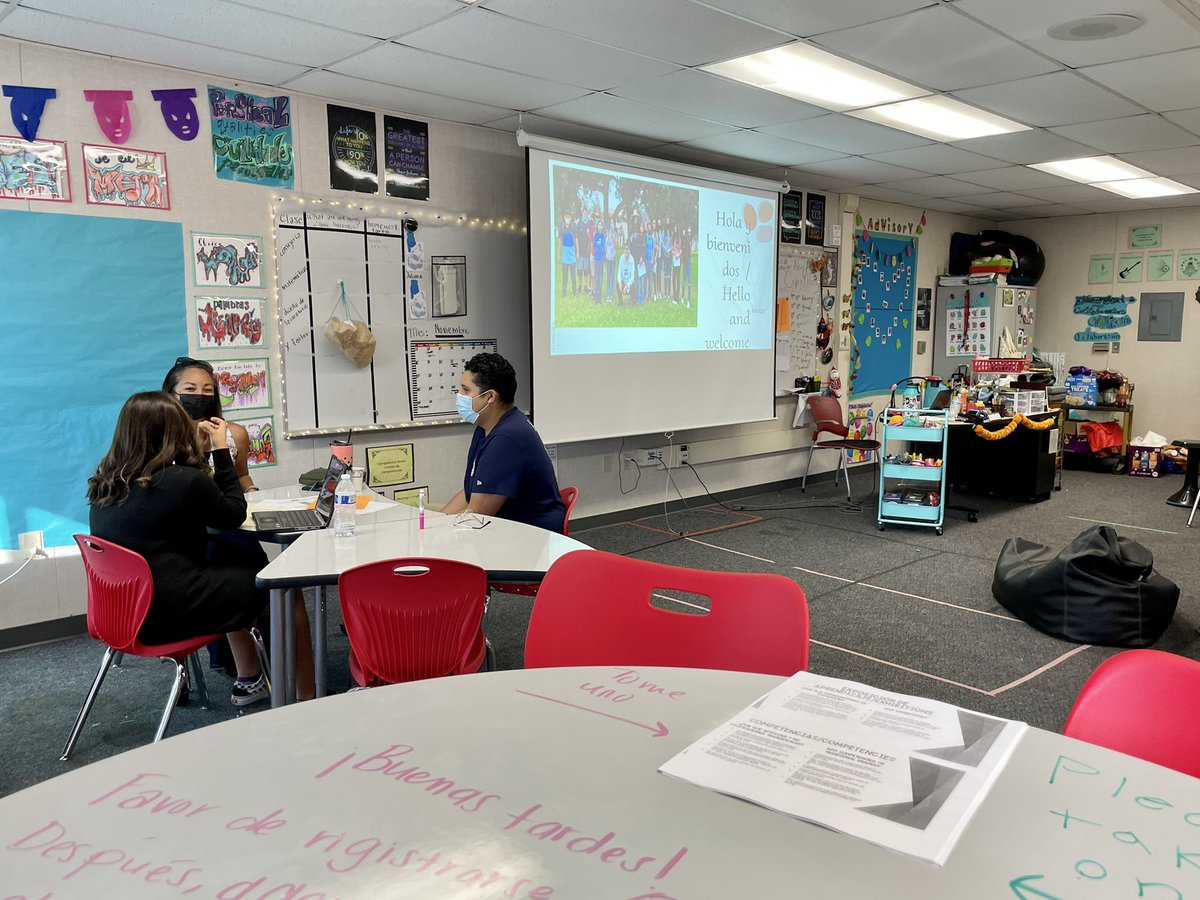 consejerajaimes's tweet photo. So proud of all our MS scholars &amp; advisors for doing an amazing job on exhibitions &amp; highlighting all the great work they’ve done this trimester! 👏🏼🎉☺️ @profe_flor @ProfeLSanchez @Danya_BGlobal @alvarezj619 @Maestra_VRocha @MtraRamosR @NerelWinter @BosLangAcademy @langacadpta https://t.co/0fmYoA3Tg4