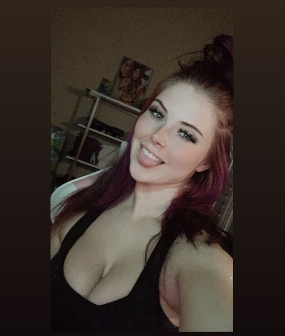 Join me now! Live on https://t.co/Xe0Wu8snX8 https://t.co/jCl8aduRKX