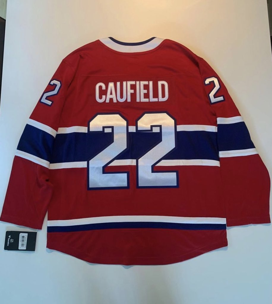 PeteAlper's tweet image. 🚨GIVEAWAY🚨

I’ve teamed up with @cardchasers to giveaway this Cole Caufield jersey! Follow the rules below to enter! 

1. FOLLOW @cardchasers 
2. RT &amp;amp; LIKE this tweet
3. Reply with your size

Good luck!