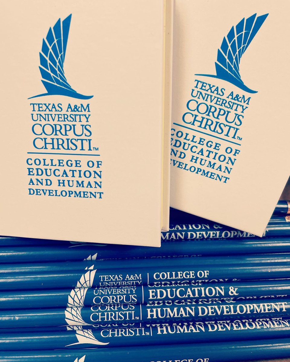BuzzinTeach410's tweet photo. Today Dr.Johnson with @TAMUCCCOE met with us virtually to speak about the campus and College of Education. It was so nice to share our College of the Month, TAMUCC, my alumni, with my students! LOVE the โ๏ธ #4thGrade #TAMUCCGrad #CollegeDay #DeansList #VirtualTour https://t.co/s88dJ481bb