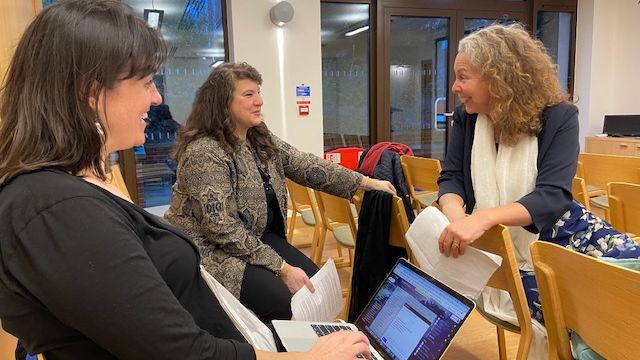 OdysseyImpactNY's tweet photo. Interfaith powerhouses Sarah Snyder (@RoseCastleUK), @kgkime (#OdysseyImpact) + Atiya Aftab (Sisterhood of Salaam Shalom) planning the discussion goals for the first IN PERSON screening of #StrangerSister in almost 2 years! Thank you @Woolf_Institute for hosting us in Cambridge! https://t.co/KHTxcezgEy