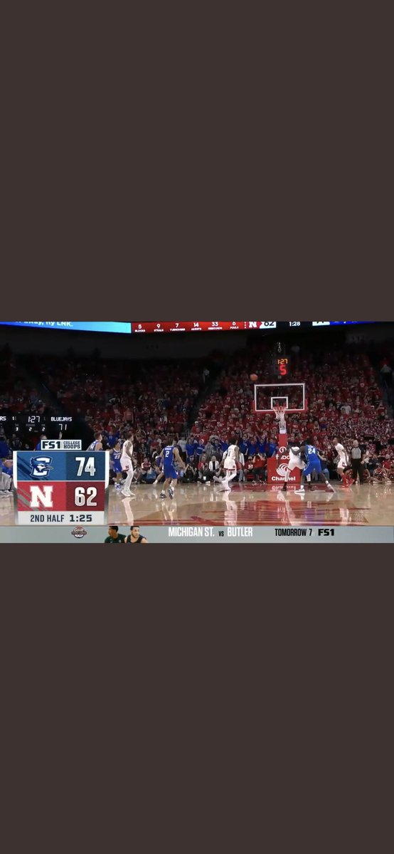 MichaelStatz's tweet photo. @bdrass We would love to take you up on this offer… as die hard jays fans you know where to find us. We will be sitting in the front row of CHI for the rest of the season! #RollJays @bdrass @cucoachmac @JManigat12 @WillArtino31 @kevinmackey_ @huke_leller @benkrapfl8 https://t.co/phoTcWTDxF