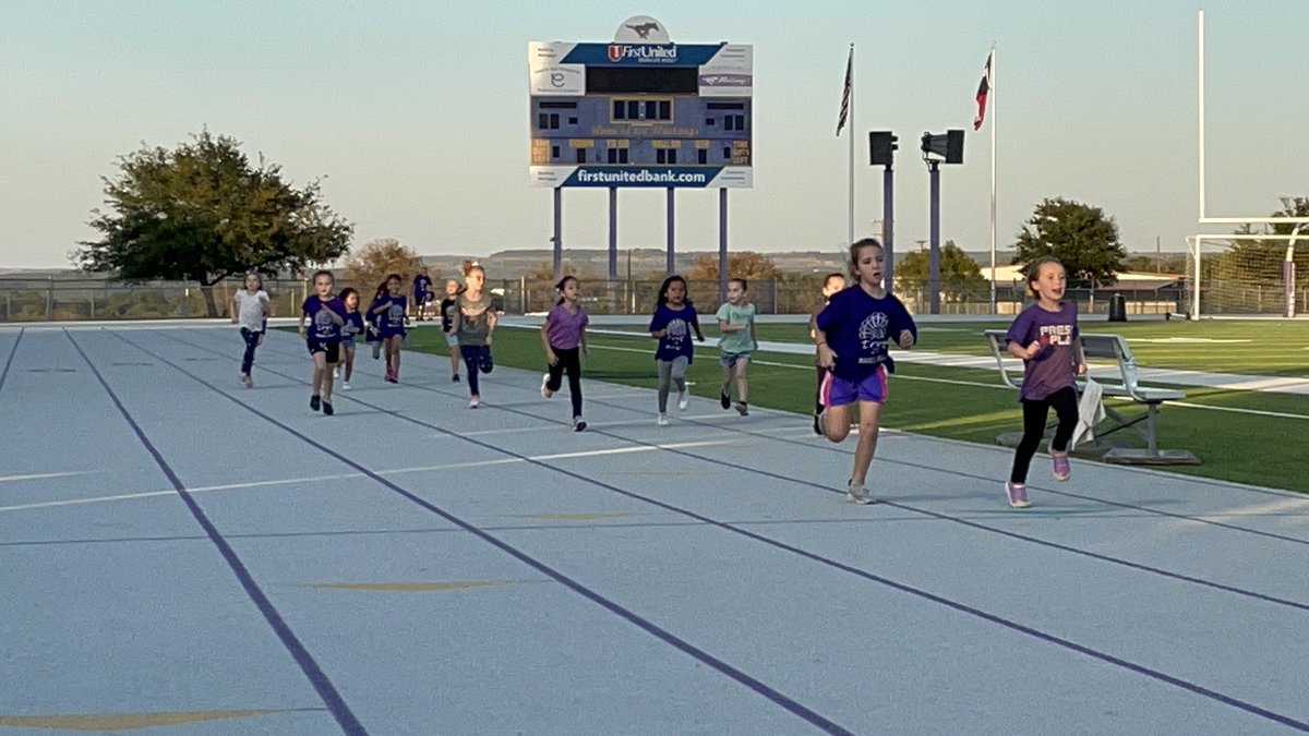 lesliecbaty's tweet photo. 2021 Marble Falls ISD Turkey Trot! It was fun! @MarbleFallsISD @MFEnews @SpicewoodE @ColtElementary @HighlandLakesEl https://t.co/Sfh5zX5F5c