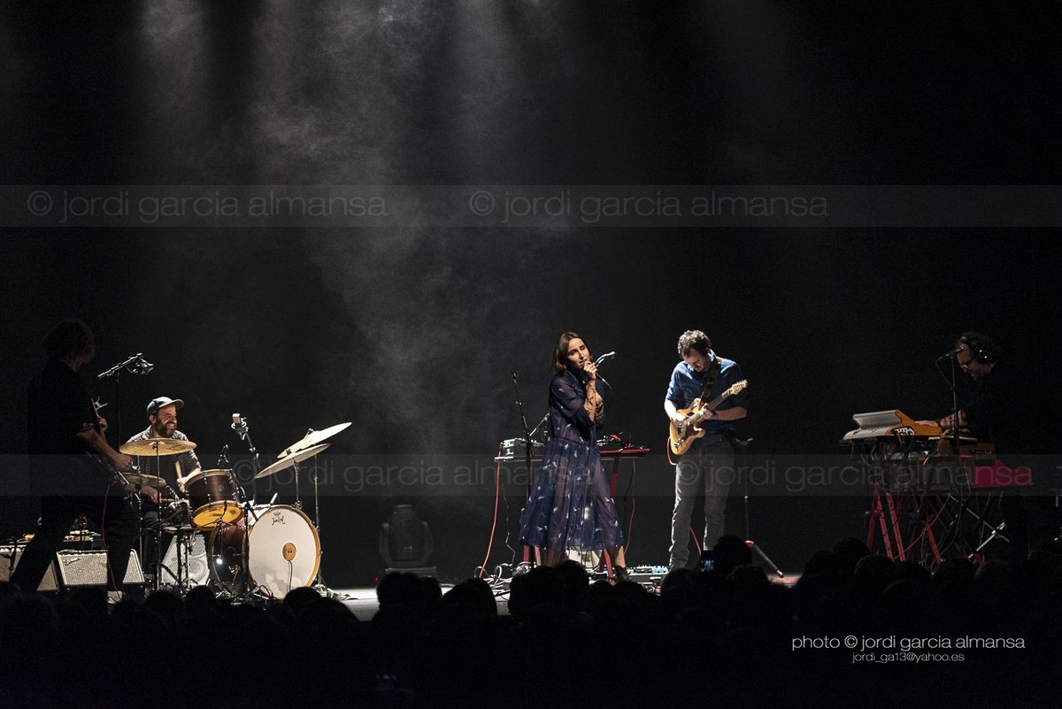 JordiGarciaA's tweet photo. Concierto de @zaharapop en la @BARTSbcn dentro del @FMillenni 17-11-2021 @Concert__Studio #concertStudio #FestivalMillenni
#gira #tour #music #live #onstage #stage @pinkhousemgmt @gozzrecords
📷: @JordiGarciaA https://t.co/8bHj9kHvsM