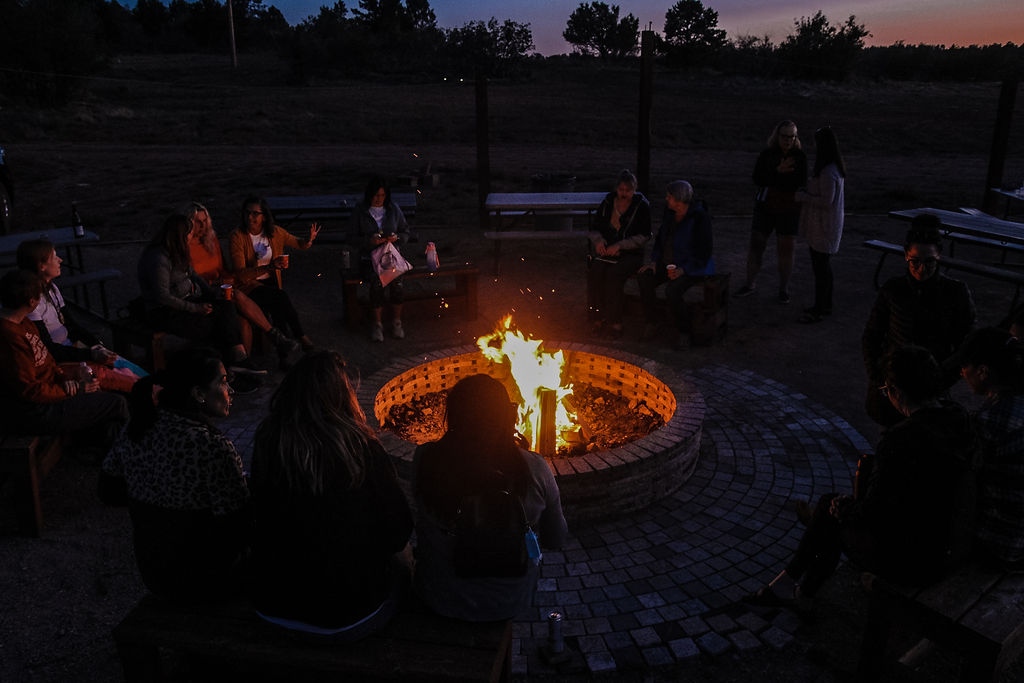 SparkWmnRetreat's tweet photo. Friends + campfire = best. day. ever.

#CreateYourSpark https://t.co/JQlr0cPj6q