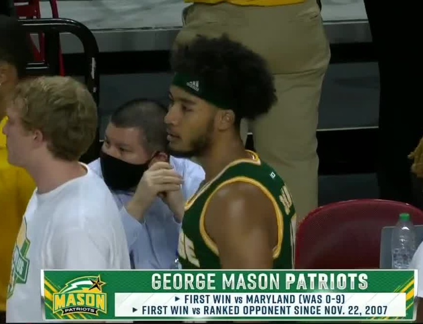 Down go the Terps! 

@masonmbb upsets Maryland on the road 🌟

D'Shawn Schwartz: 24 PTS, 8 REB, 6-10 3PM