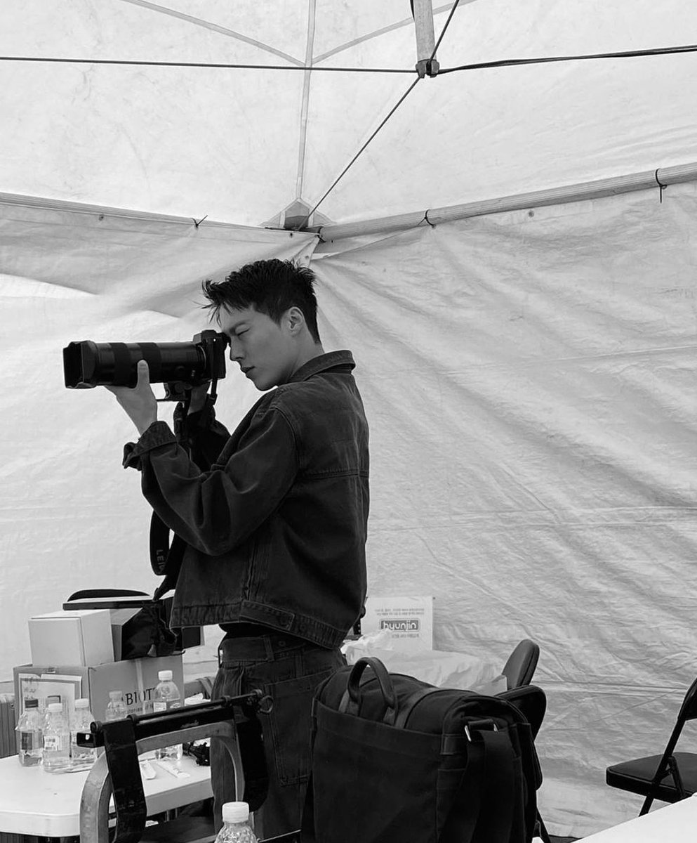 DailyKiyong's tweet photo. the hottest photographer i know <3 
#JangKiYong #장기용 #NowWeAreBreakingUp https://t.co/faNJGJQGjn