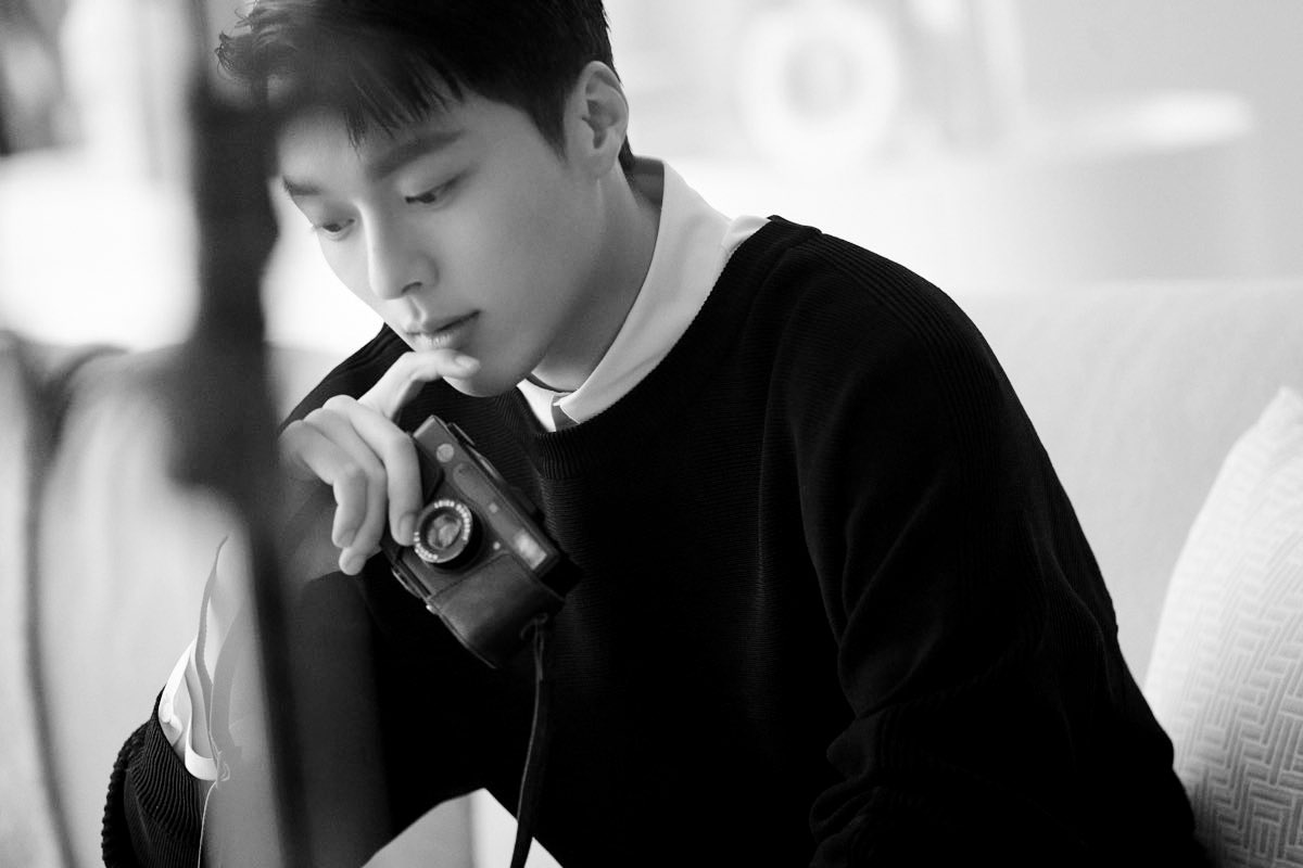 DailyKiyong's tweet photo. the hottest photographer i know <3 
#JangKiYong #장기용 #NowWeAreBreakingUp https://t.co/faNJGJQGjn