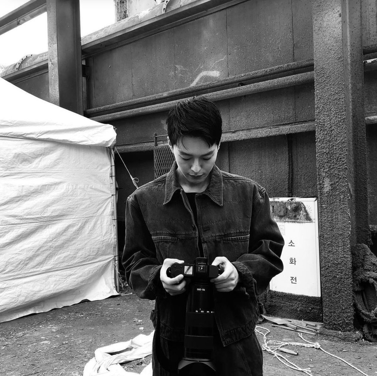 DailyKiyong's tweet photo. the hottest photographer i know <3 
#JangKiYong #장기용 #NowWeAreBreakingUp https://t.co/faNJGJQGjn
