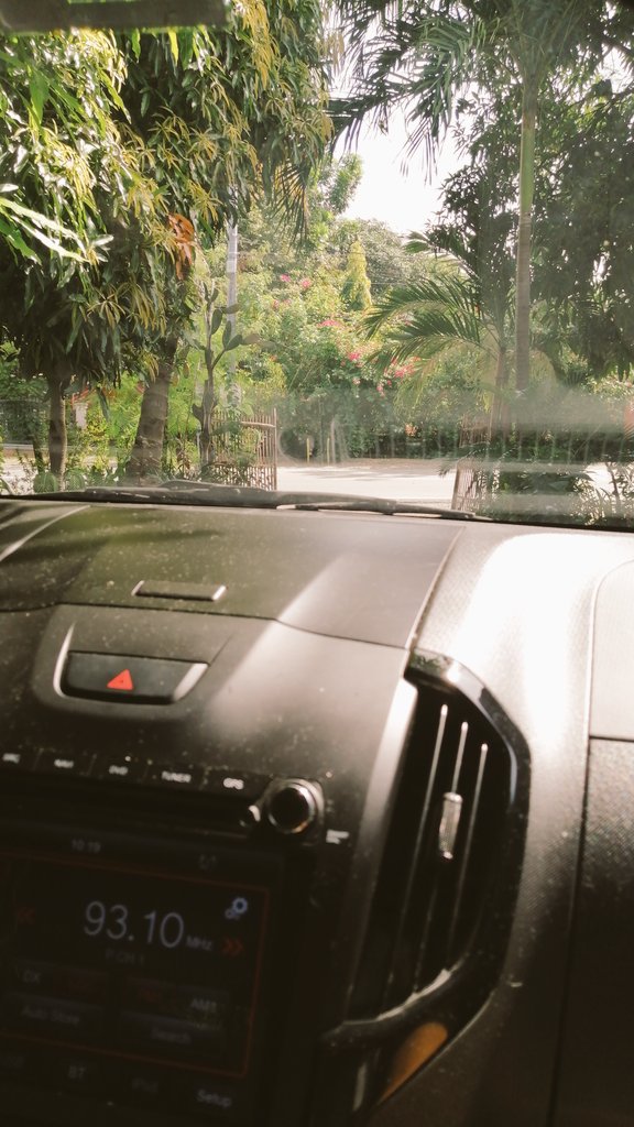anap0t's tweet photo. From pangasinan to nueva ecija, let's go!
Pasahero muna. :D

@RX931 @hazelhottie https://t.co/vKitNXr2hE