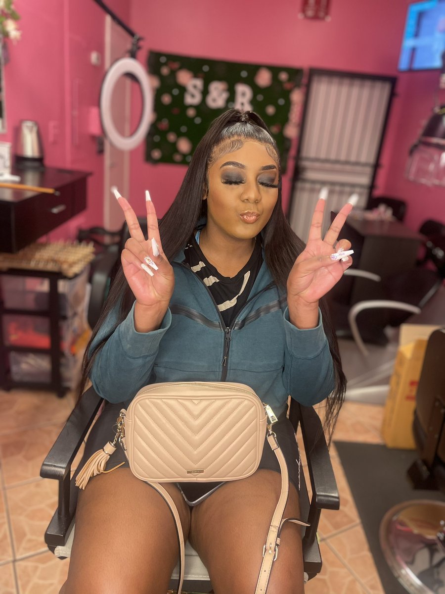 Lilbooty__shay's tweet image. #upcomingmua book while it’s free ladies 😍 free until January 2022‼️ Help me prefect my craft now because new years I’m shaking things up a little😘
