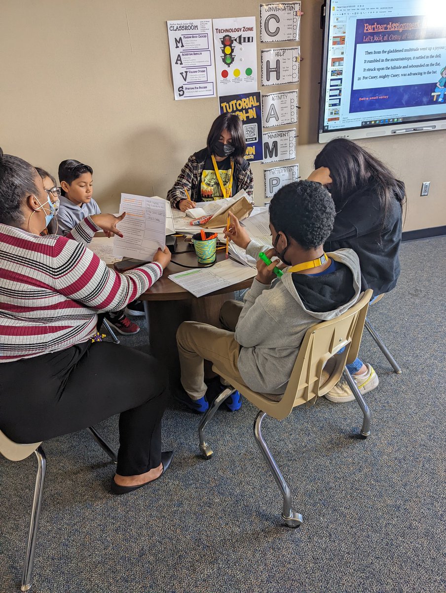 MrsBoyer2's tweet photo. Small Group and conferring in action in Ms. Harper's room! #mrjhmavs @drfjblack @AngelaHinkelman @NinaAnderson11 https://t.co/ORELXbUGfj