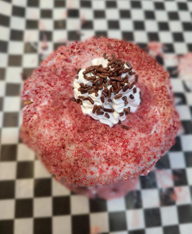 wicked_donuts's tweet photo. Introducing the TurkleBerry! This new bird is gonna help fill that holiday hunger and delight your tastebuds. Filled with yummy Cranberry Cream, Vanilla iced and topped with Berry Crumble, Vanilla Whip and Chocolate Sprinkles. #wickeddonutslasvegas #wickednevertastedsogood https://t.co/2pKOHd2sRz