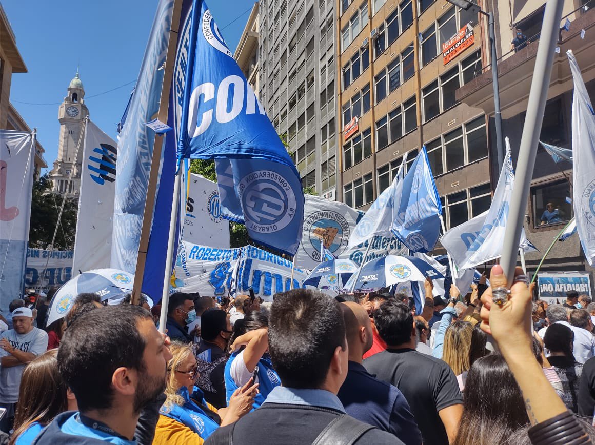 Feliz día de la Militancia #SoyComercio #SoySEC #SoyAzul

<a href="/Rociotweet/">Rocio Victoria Rios</a> <a href="/CarlosPerezSEC/">Carlos Pérez</a>