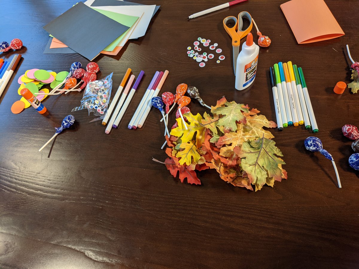 NeuroscienceIn1's tweet photo. Some of our card making creations from today for @Ypsilanti_MOW 😊 https://t.co/MTA9JWFode