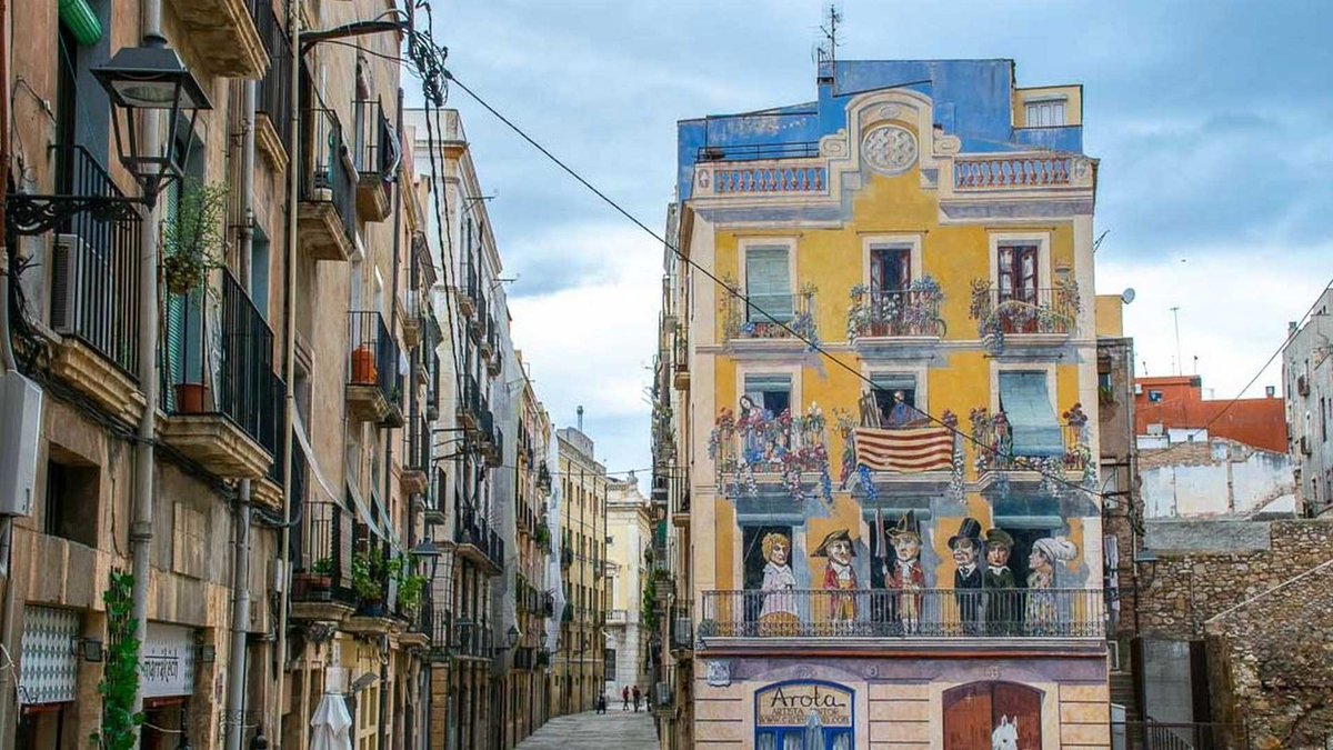 Costa Daurada: modernismo, vermut y mucha historia #Costadaurada #Viajesgastro conmuchagula.com/modernismo-ver… <a href="/costadauradatur/">Costa Daurada</a> <a href="/catexperience/">Catalunya Experience</a> <a href="/reus_cat/">Ajuntament de Reus</a> <a href="/museudelvermut/">Museu Del Vermut</a> <a href="/TGNturisme/">Tarragona Turisme</a>