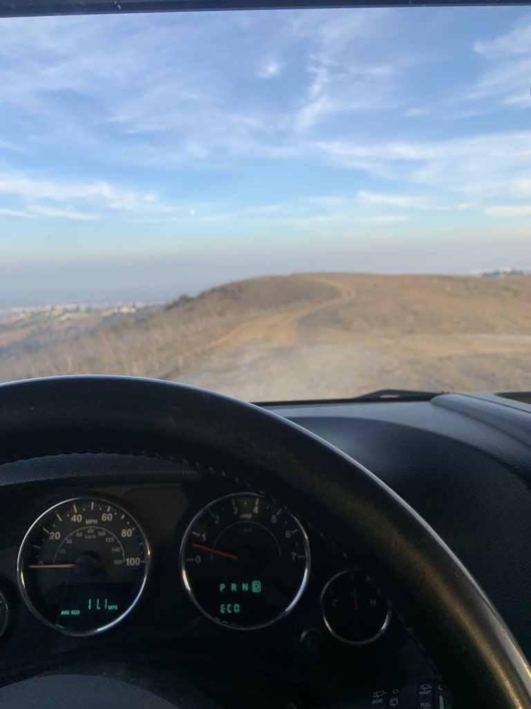 kuroiuz's tweet photo. Enjoying the drive https://t.co/jzMdQ6hfO2