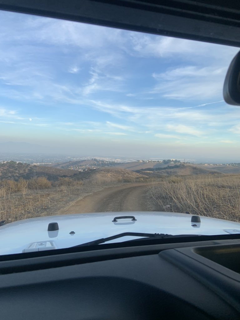 kuroiuz's tweet photo. Enjoying the drive https://t.co/jzMdQ6hfO2