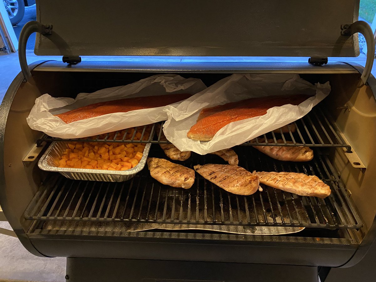 NextLevelGrit's tweet photo. Work as hard in the kitchen, as you do on the mat! #DDPYWorks #positivelyunstoppable #ownyourlife #DDPYWarrior #strongereveryday #nextlevelgrit #bethespark #warriorwomen #weightlossjourney #DDPYJackedWorks #organic #glutenfree #dairyfree #foodie #DDPYMEALPREP #timesaver https://t.co/u1k8Fqtn7n