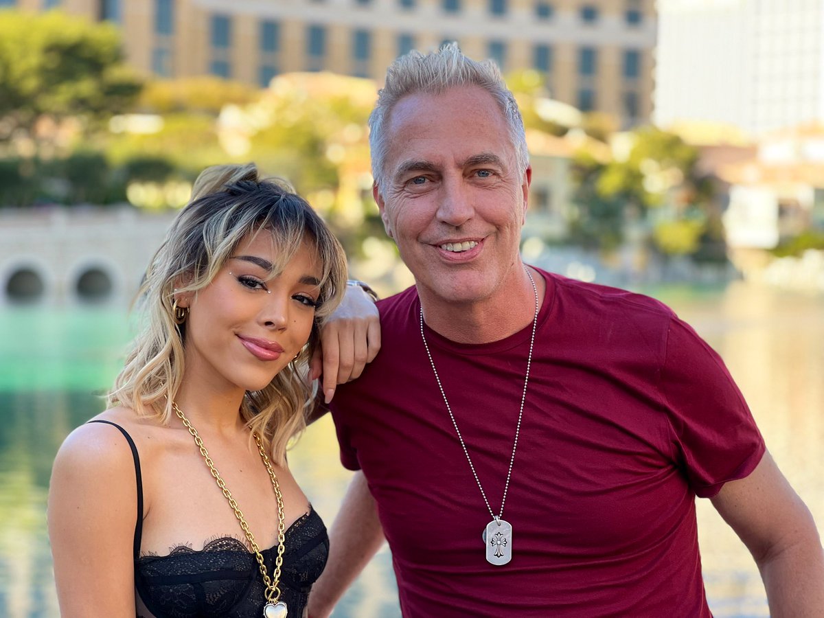 marley_ok's tweet photo. Junto a la bella y talentosa @dannapaola #porelmundo en vivo ahora desde #LasVegas por @telefe #dannapaola https://t.co/k5XhID1heK