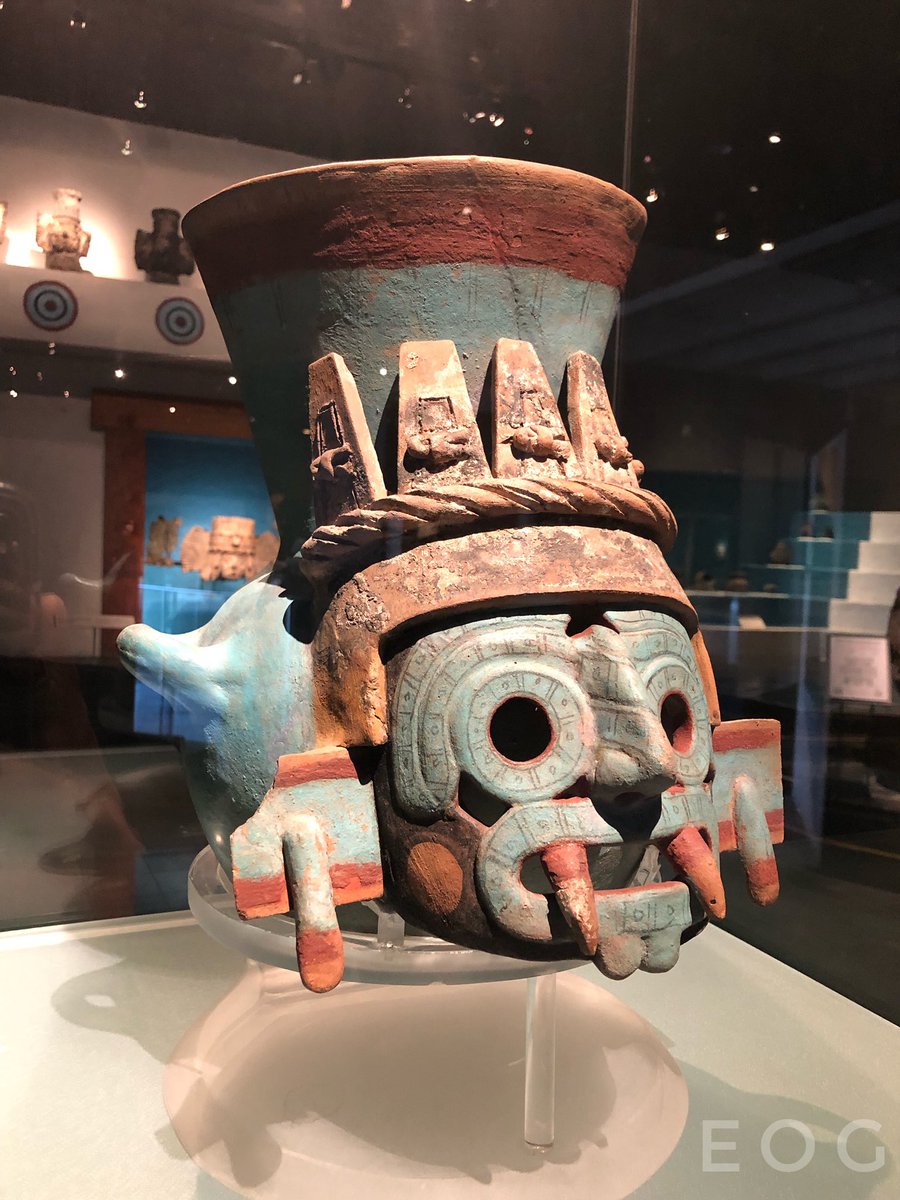 Posiblemente la deidad mas conocida de Mesoamérica es Tlaloc, pero ¿sabes que significa su nombre? Posiblemente provenga de tlalli y octli: Néctar de la tierra. Existe otra teoría que significa: “el que yace o se recuesta sobre la tierra”. Se ubica en el Museo Templo Mayor