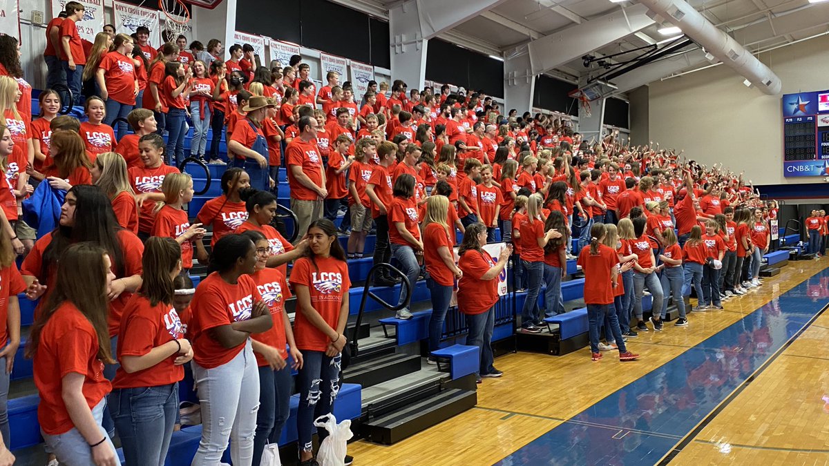 LCCSEagles's tweet photo. What an amazing day! LCCS IN ACTION = 4 buses, 2 people movers, 1 truck and 7 fifteen passenger rental vans full of Eagles investing their time and talents in our school and community! ❤️🦅💙🙏 #lccseagles #servingothers #eaglefamily #workathon #lccsinaction #kingdomdifference https://t.co/9baLcDWqfm