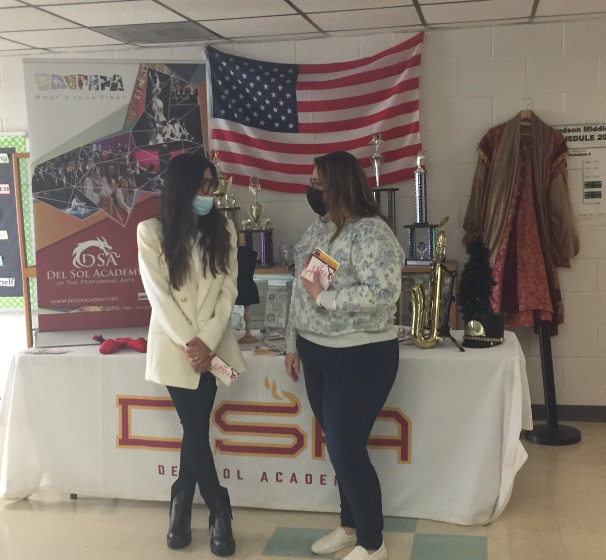 LVA_Principal's tweet photo. Thank you to @Valley_Magnet, @NwctaHawks, and Del Sol Academy for coming and speaking to our @KnudsonMS students today to share the many high school options available to them! #experiencetheencore @CCSDMagnet @NWCTAPrincipal https://t.co/SzK5usEm0O