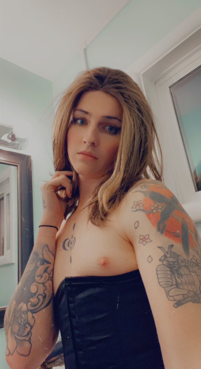 Smith1Breya's tweet photo. Bout to go live on chaturbate! Check me out at Breyaedward #trans #TransIsBeautiful #beautiful https://t.co/TUhS6JUSBn