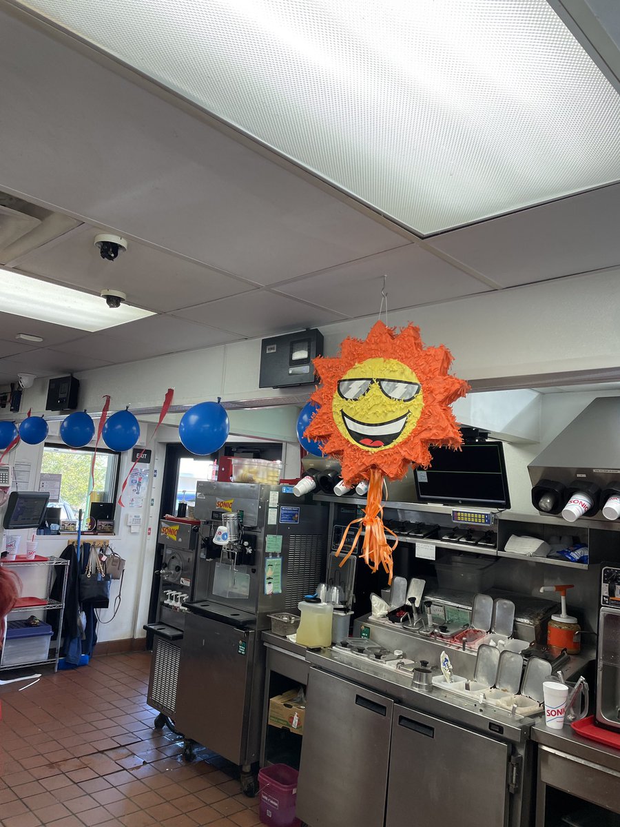 DoversJonathan's tweet photo. Had a Piñata party at 3771! #sritnstorm https://t.co/xKHRHbAI84