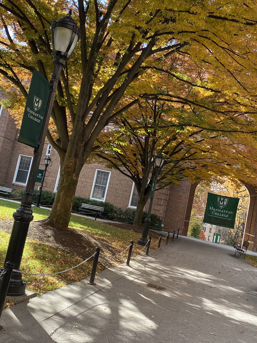 JR_Salazar25's tweet photo. Wrapping up on day two at my new home, Manhattan College. Ready to take our Athletic facilities and Ops to another level. Growing up so close along the one train, our campus in Riverdale felt like home from the moment I stepped foot. Go Jaspers 🟢⚪️ #KeepThatFocus #BuiltThisCity https://t.co/CBAiXfxK4b