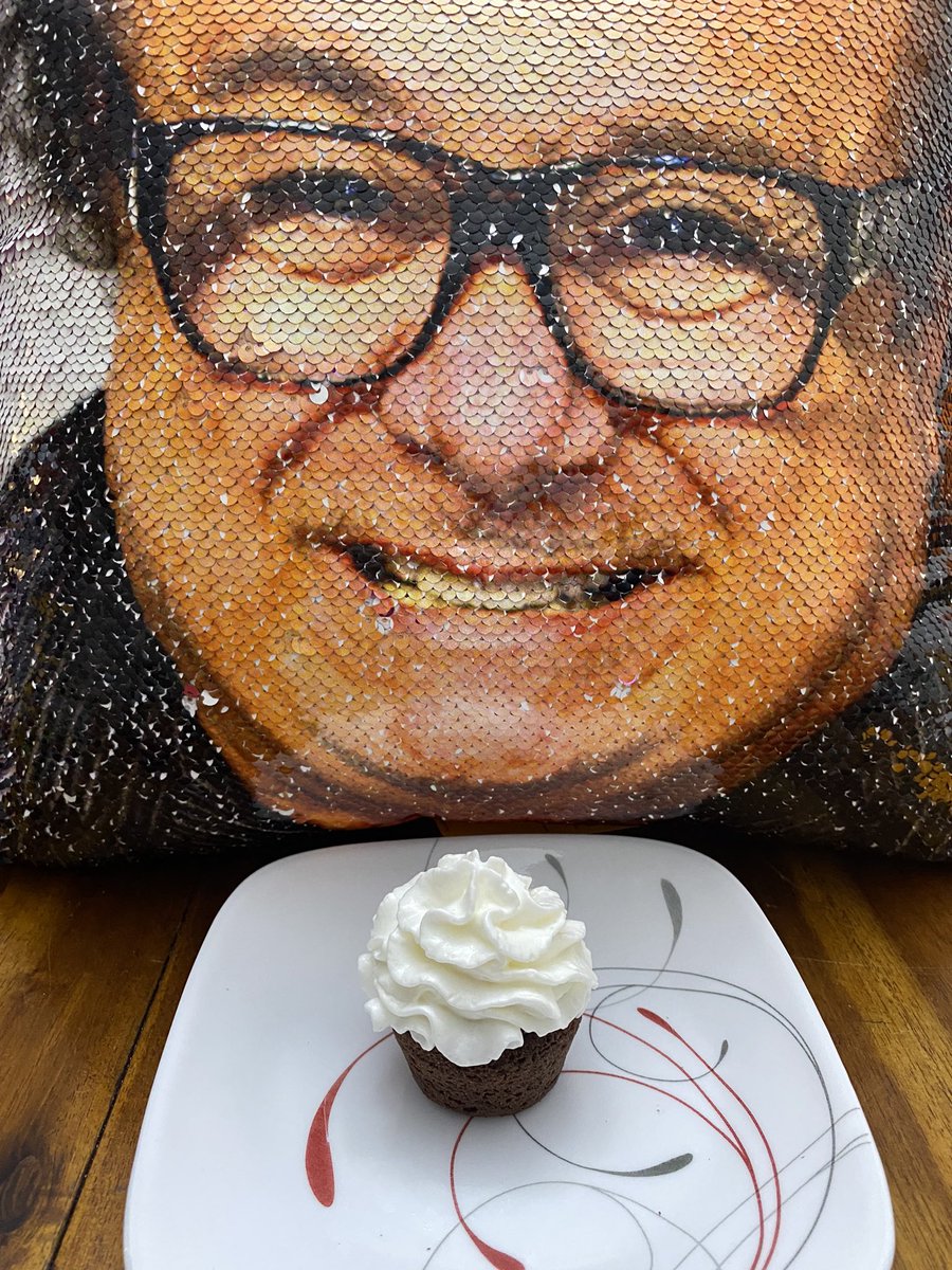 .@DannyDeVito We got together for our 142nd Game Night and thought we’d take a moment to celebrate your birthday! Hope you like chocolate! 🧁 @arsprose