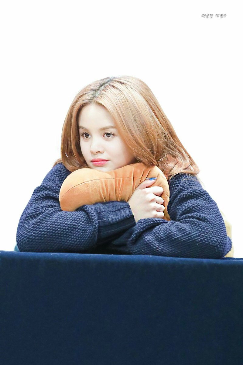 SornShineBR's tweet photo. ☀️ | #OurSunShineSorn 💖
#RunWithSornDay #눈부신_손_날입니다 #손 #สร #HappySornDay @sssorn_clc #ThankYouSorn https://t.co/fOKxThwc0d