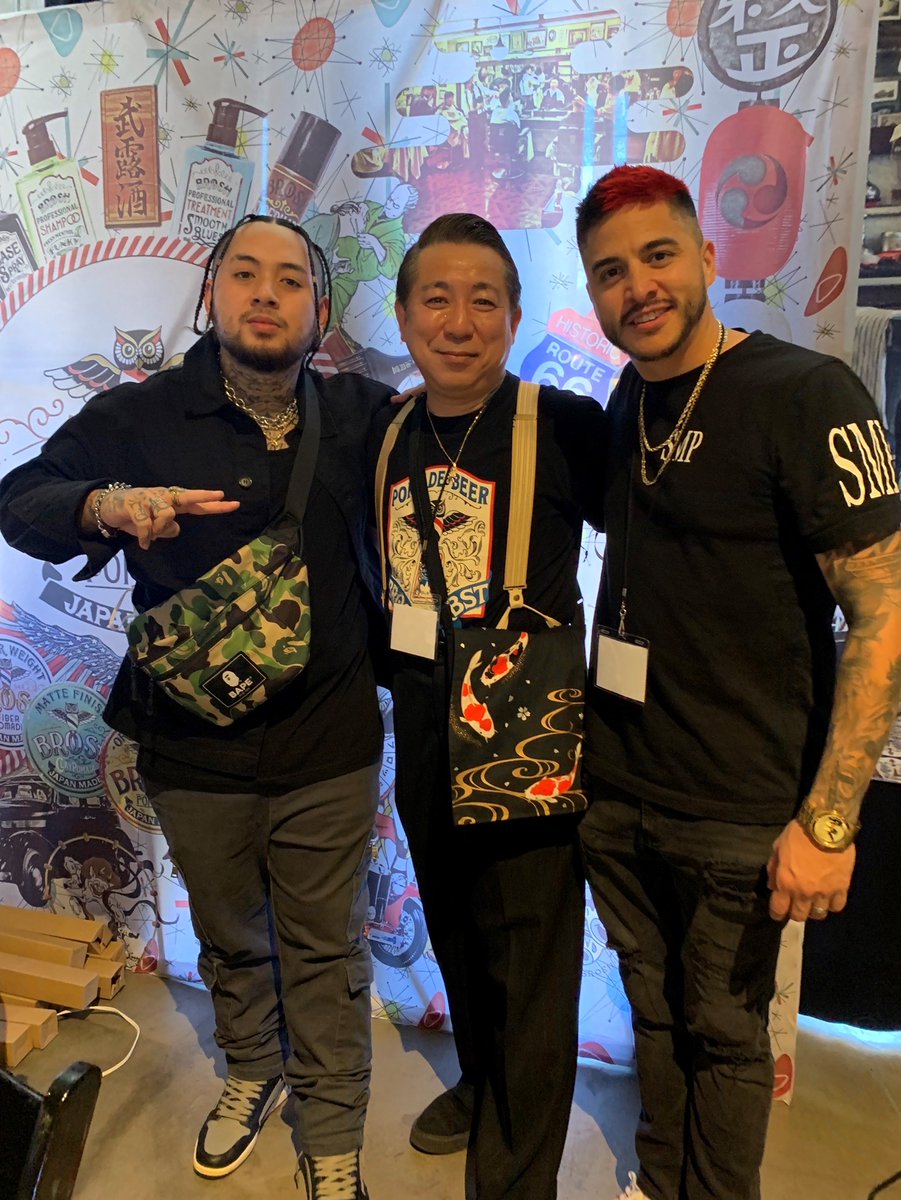 wahljapan's tweet photo. "Masa" Kawakami, WEAT Japan team leader w/ WEAT US team @ Barbercon in NY!!!
(WAHLε°δ»»θ¬εΈ«γ»ε·δΈζ°γ¨WEAT USγγΌγ γ‘γ³γγΌ οΌ BARBERCON - NYη±³ε½οΌ
#wahl #wahljapan #weat #masakawakami #apache #barbercon #γ¦γ©γΌγ« https://t.co/Xf7ZU32EK8