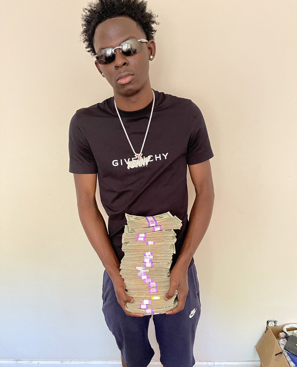 SackRunna Kenny🦅 tweet media