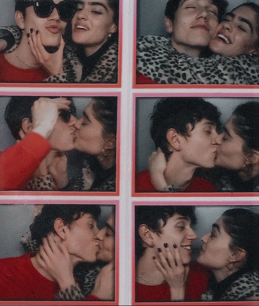 EFCRTSLESSLY's tweet photo. ⠀
♡  :  ʏou  mακe  me  feel  lıκe  ı'm  lıvıng  α  *  𝓉𝑒𝑒𝑛𝑎𝑔𝑒  𝒹𝑟𝑒𝑎𝑚  ━  ՙ  leт's  run  αɯαʏ  αnd  don'т  ever  looκ  𝘉𝘈𝘊𝘒 ! https://t.co/LQQhlMdzpj