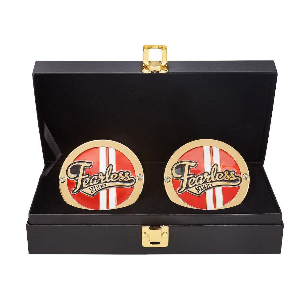 Nikki Bella Championship Replica Side Plate Box Set https://t.co/ULSoms74wg Nikki Bella Championship Replica Side Plate Box Set
GIVE YOUR REPLICA TITLE THE SUPERSTAR TREATMENT!

Modeled after the side plates seen on the championship title held by your favorite Superstars, t... https://t.co/SIvwvYRsNP