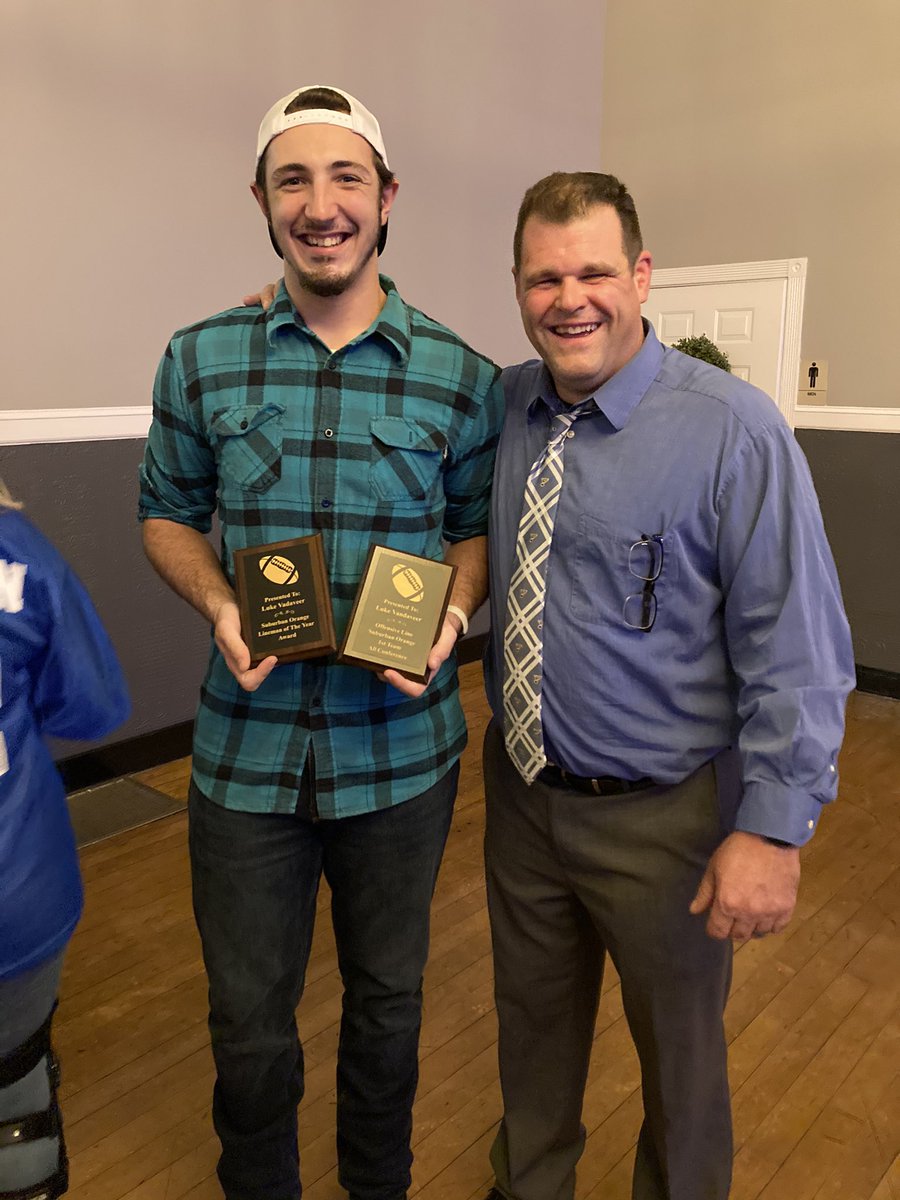 LukeVandaveer's tweet photo. Extremely honored to receive the Lineman of the Year award and First Team All Conference Offensive Line in the Suburban Orange Conference. All credit goes to my amazing coaches all the way from the JR program to my senior year. @NWLIONSFOOTBALL @nwjfootball @NORTHWEST_LIONS https://t.co/Z6VHfkzN6B