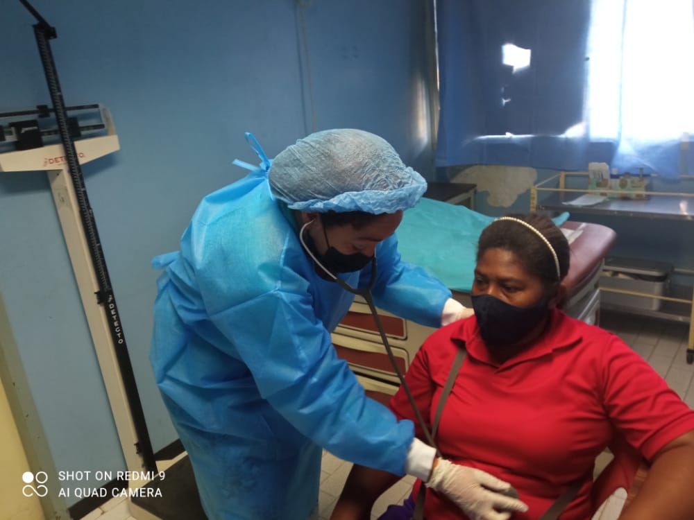 CoroIpasme's tweet photo. Debido al aniversario #7 del C.E.N.A.E donde laboran las heroínas de la patria que alimentan a nuestros niños en todas las escuelas del estado falcon @CoroIpasme realiza jornada de evaluación medico-integral a todo su personal. https://t.co/h5EZ0GsFO0
