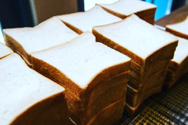 Adora_Clinic's tweet photo. #sliced or #block ? Which bread did you find at home when you took a break from school? Bread was pure heaven! #schoolsout get ready for feasting! #ᴛʙᴛ #tbt❤️ #midterm #nutrition #balanceddiet #adora
Photo Credits: https://t.co/wAoIg06Pjs /New York Times https://t.co/8oZgjT96ZD